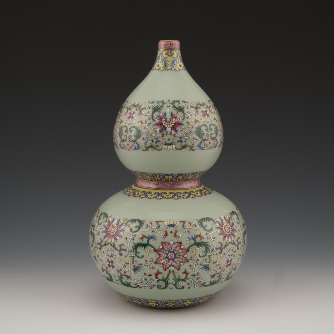 QIANLONG FAMILLE ROSE DOUBLE GOURD VASE (1 of 4)