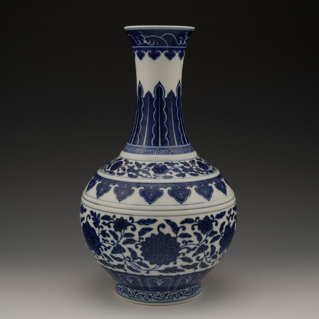 19/20TH C GUANGXU BLUE & WHITE LOTUS REWARD VASE (1 of 4)