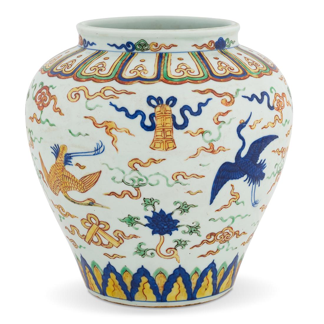 MING JIAJING WUCAI CRANE PORCELAIN JAR: MAGNIFICENT, Chinese Ming Dynasty Jiajing reign Wucai porcelain Jar. Sturdy potted porcelain jar with robust shoulder region curving into a feminine waist that extends all the way to the bottom formin
