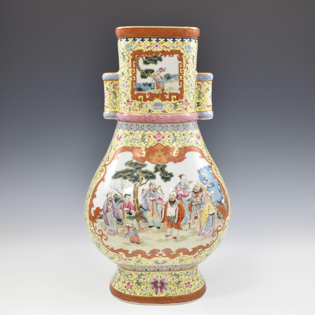 FAMILLE JAUNE SGRAFITTO OPEN FACE ZUN VASE: A very fine Chinese porcelain Zun vase is stoutly potted in form of Chinese traditional squared Zun vessel, of a semi rectangular pear shape, bottom-heavy body with wider prominent neck further to the