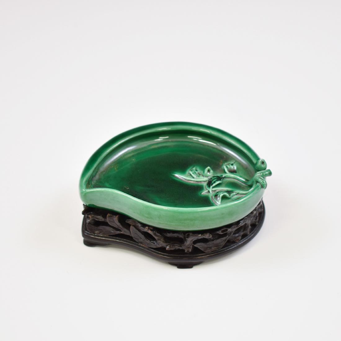 QIANLONG FAMILLE VERTE BRUSH WASH ON STAND (1 of 11)