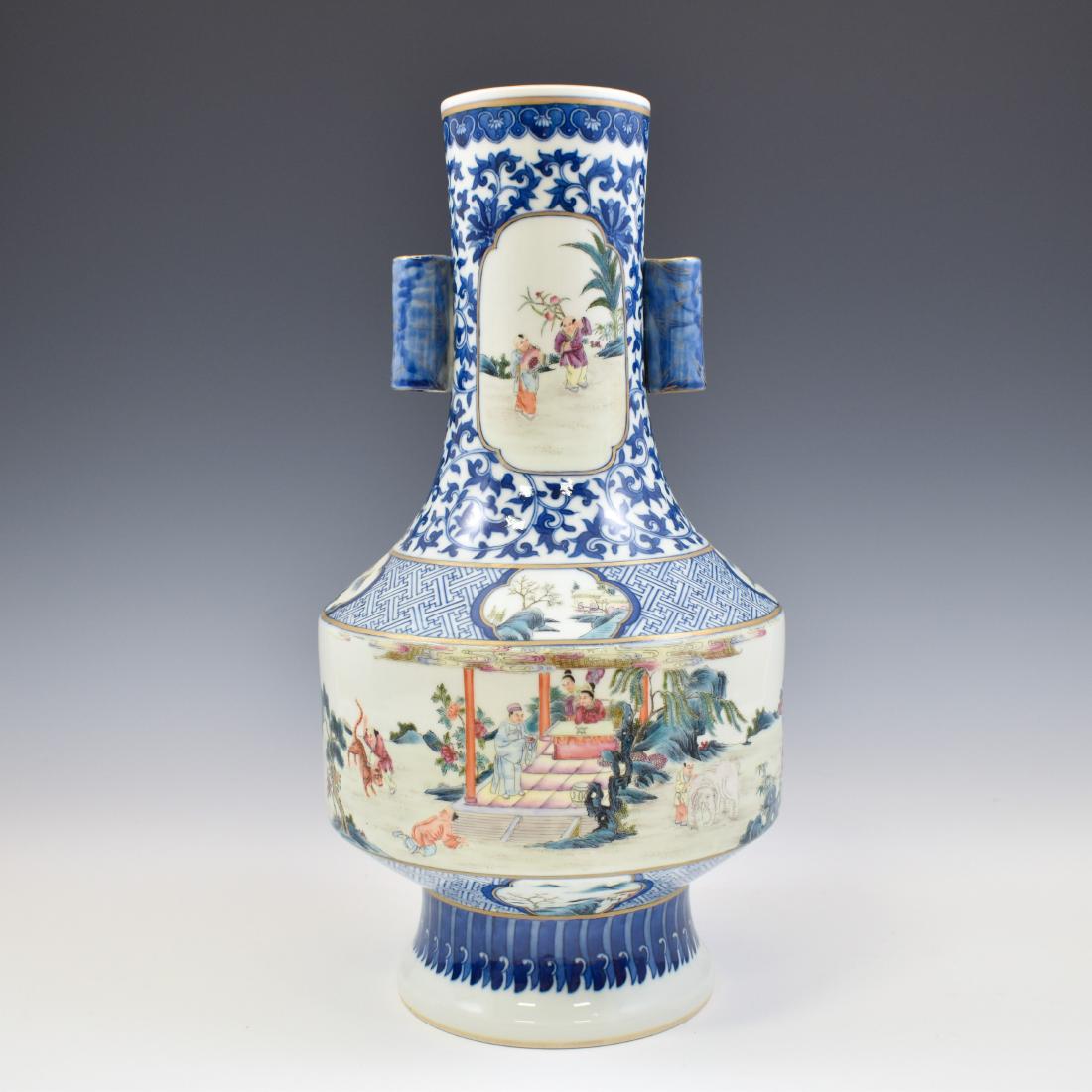 OPEN FACE BLUE FLORAL DIAPER AMPHORA VASE (1 of 11)