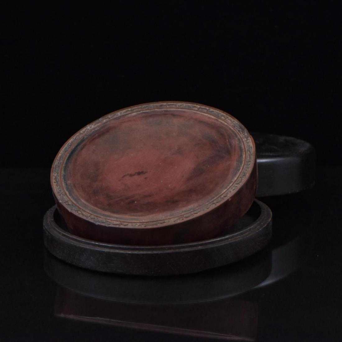 CHINESE ROUND DUAN INKSTONE IN WOODEN BOX (1 of 10)