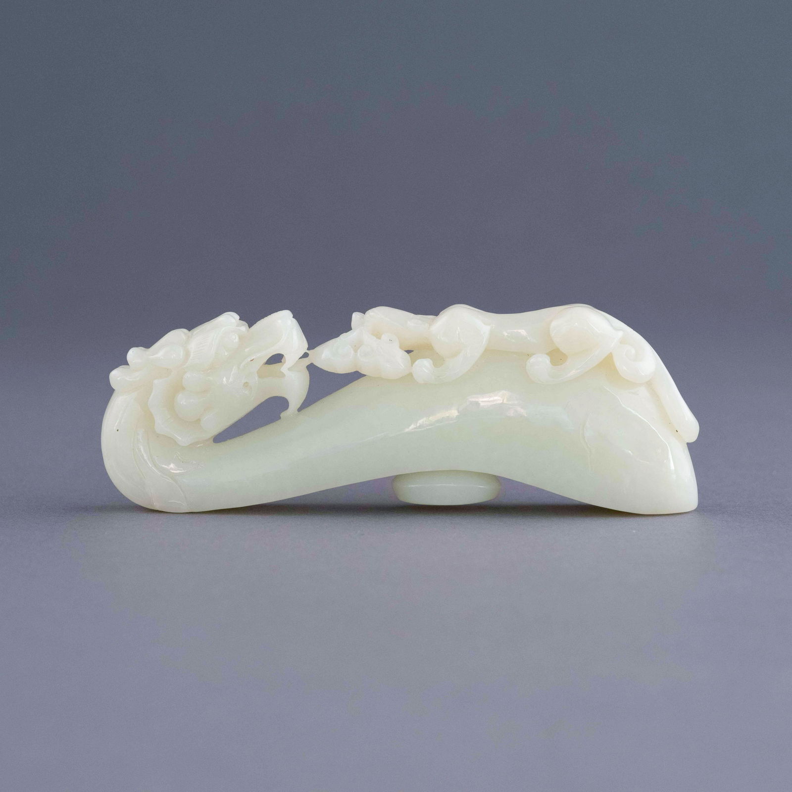 WHITE JADE CARVED TIGER BELT BUCKLE (1 of 10)