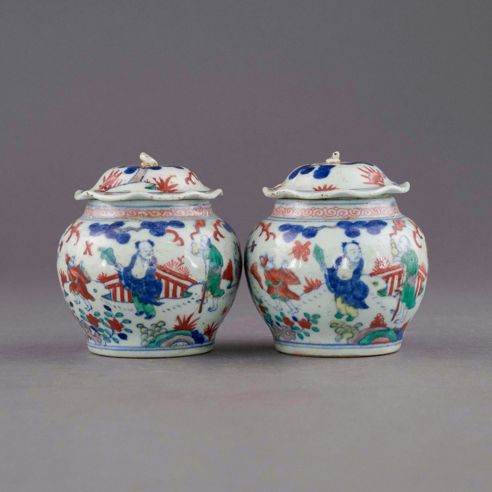 PAIR MING WANLI WUCAI FIGURINES LIDDED JARS (1 of 10)