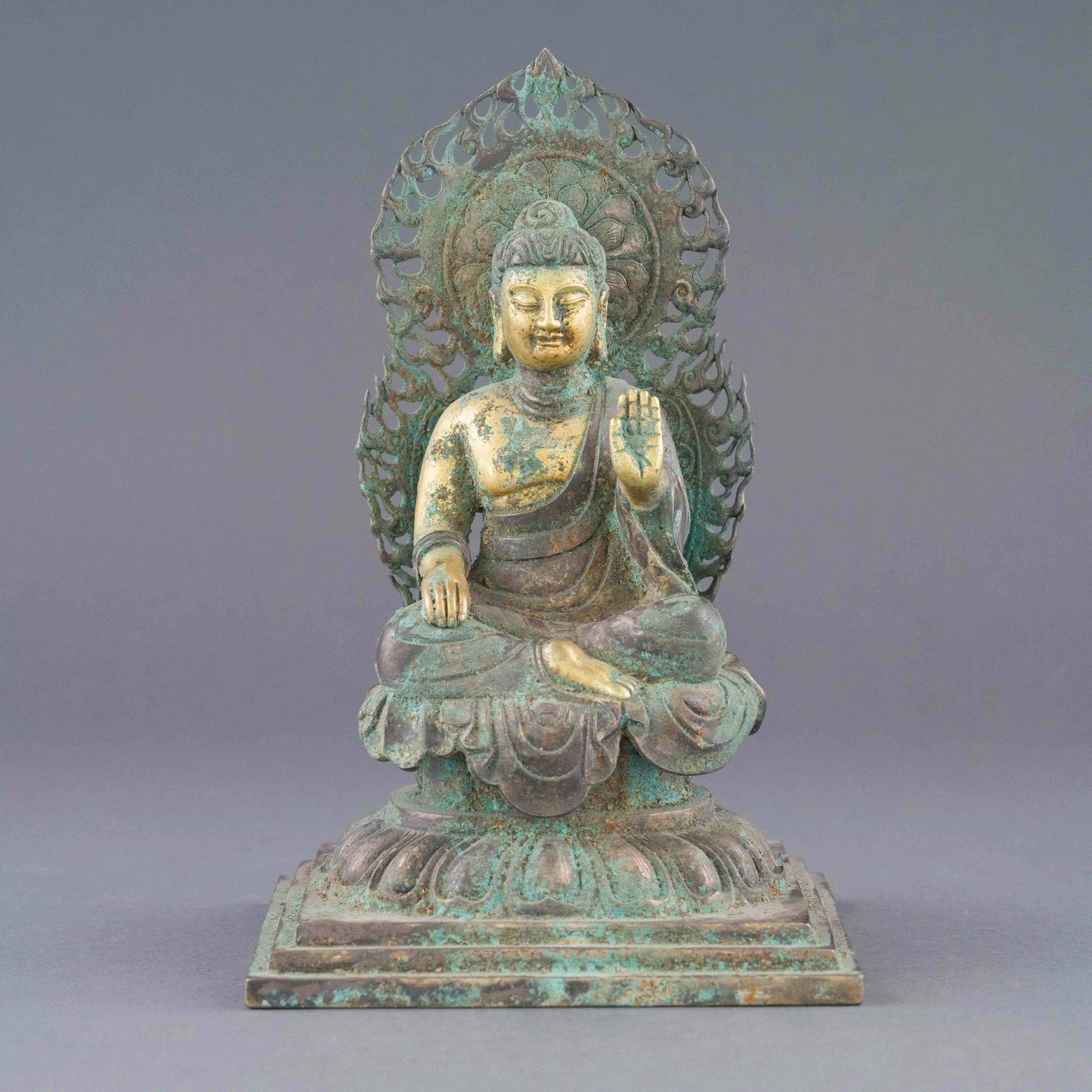 TANG GILT SILVER BUDDHA WITH AUREOLE (1 of 11)