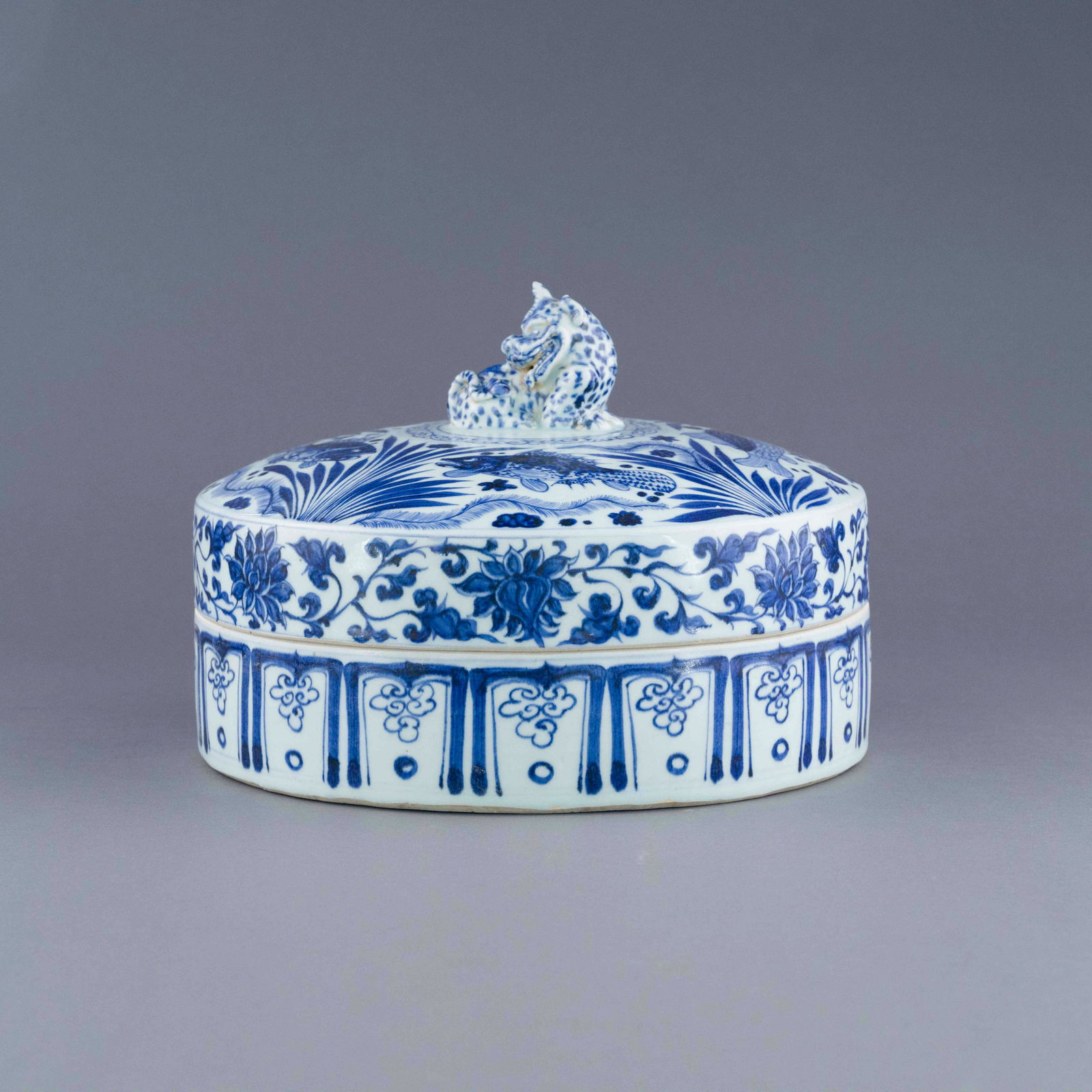 YUAN BLUE & WHITE CARPS LIDDED BOX (1 of 9)