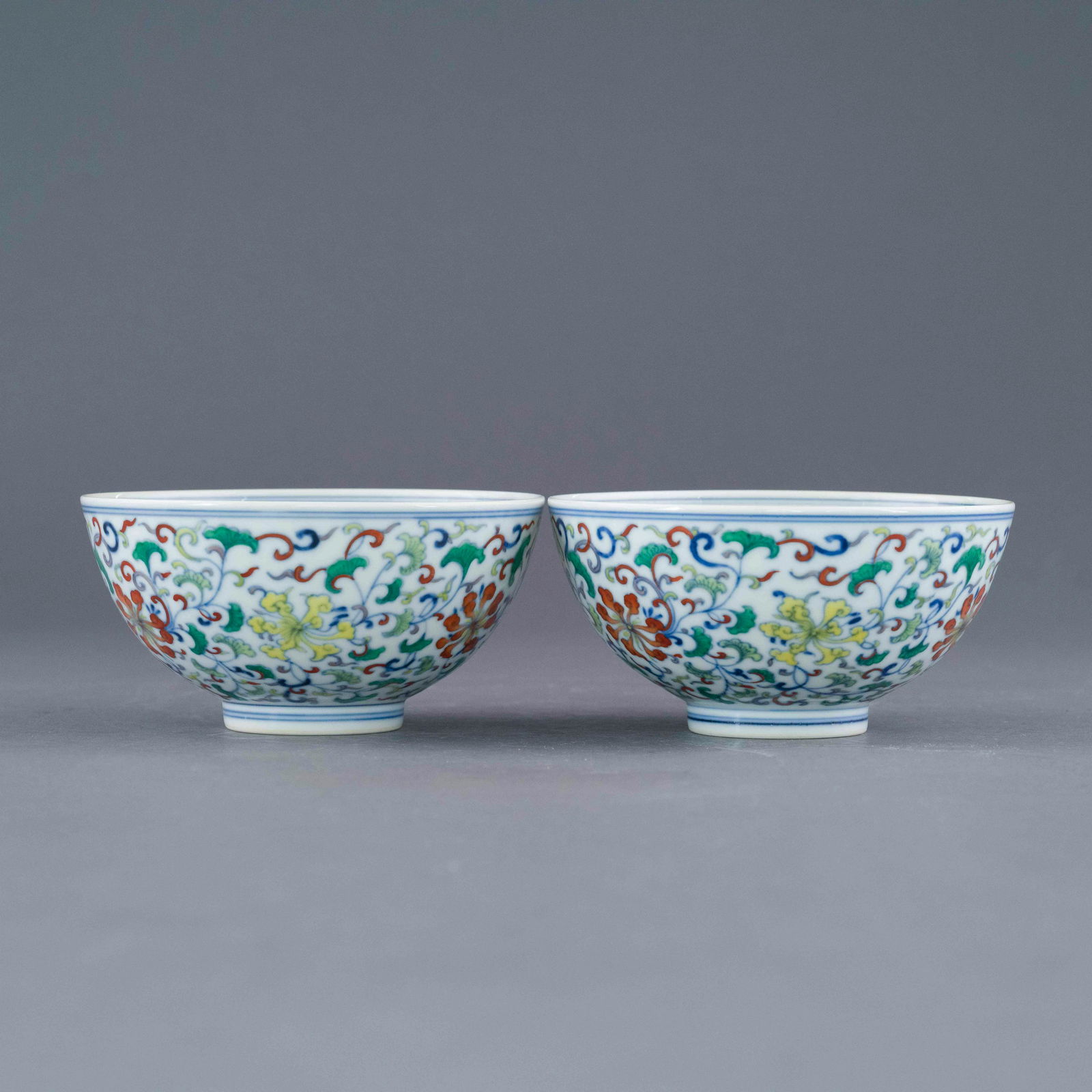 PAIR QIANLONG DOUCAI FLORAL BOWLS (1 of 11)