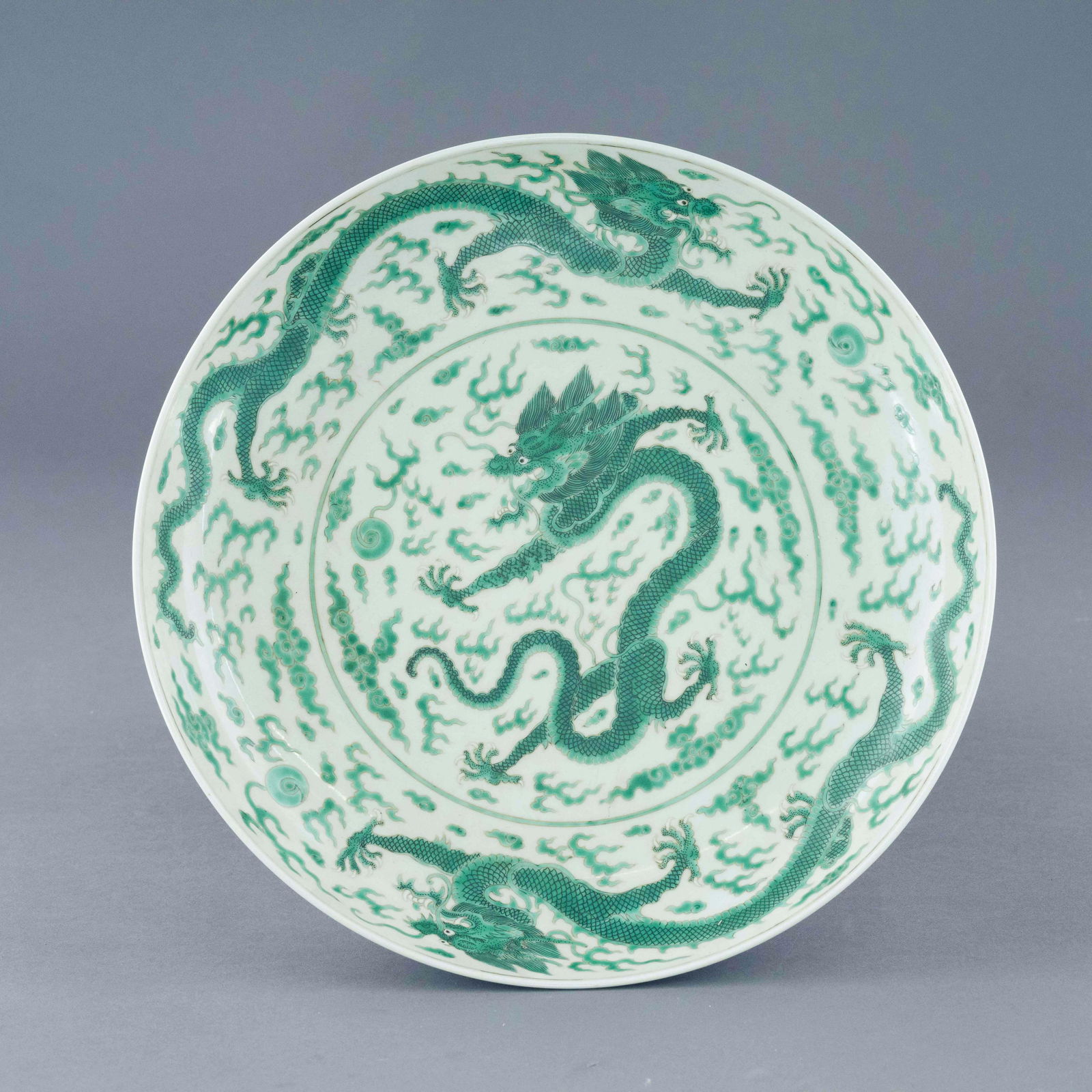 TONGZHI FAMILLE VERTE DRAGON PLATE (1 of 10)