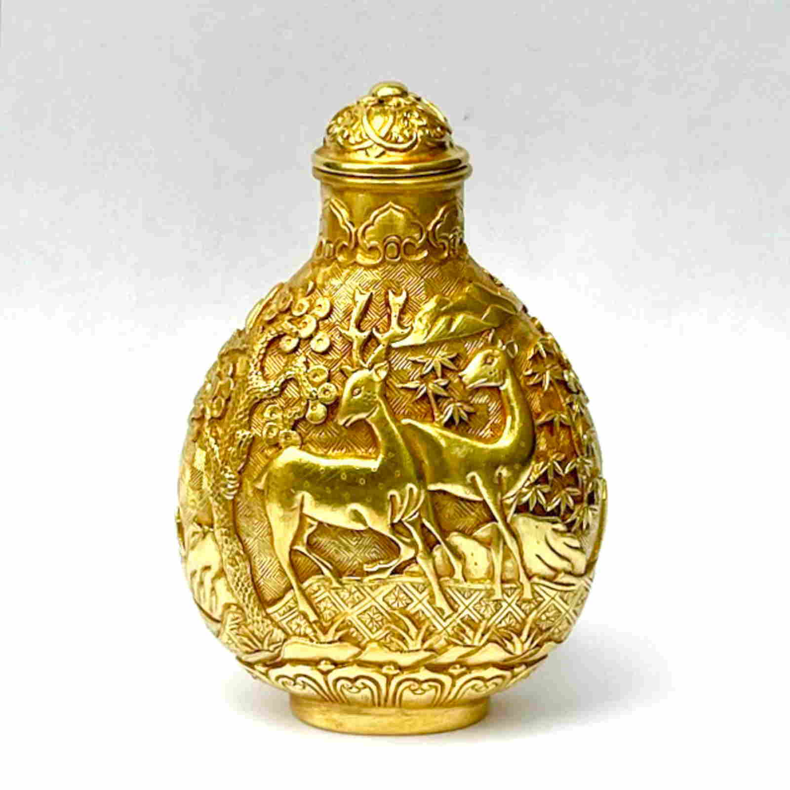 RARE, SOLID GOLD SNUFF BOTTLE IN DEER RELIEF