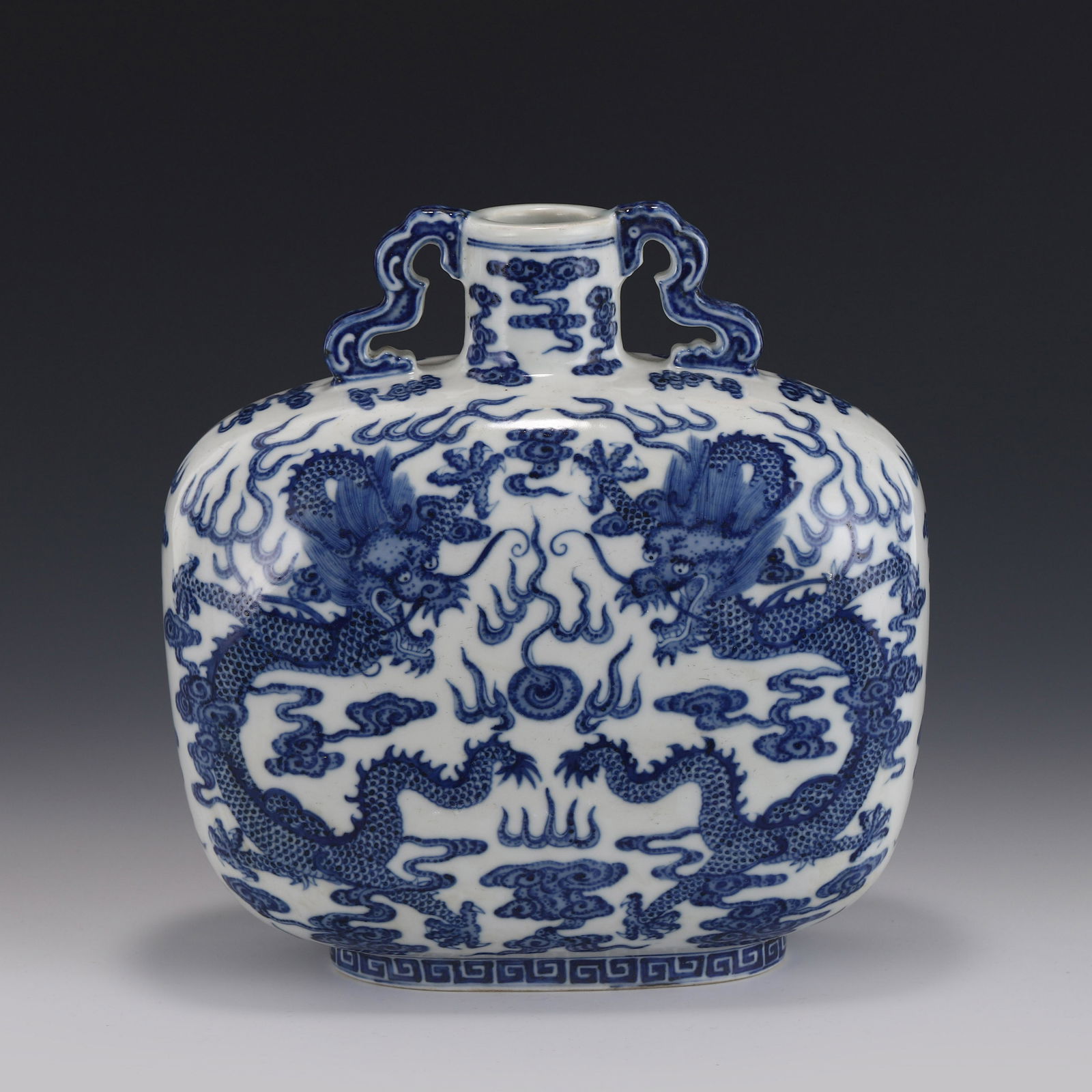 BLUE & WHITE DRAGON COMPRESSED AMPHORA VASE (1 of 8)