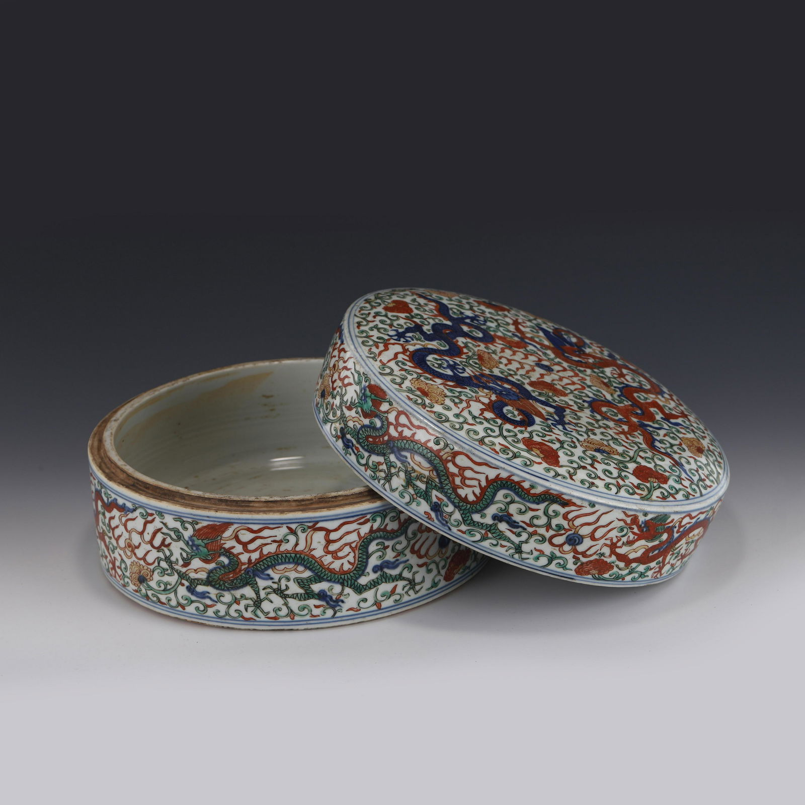 WANLI WUCAI DRAGON COVER BOX (1 of 9)