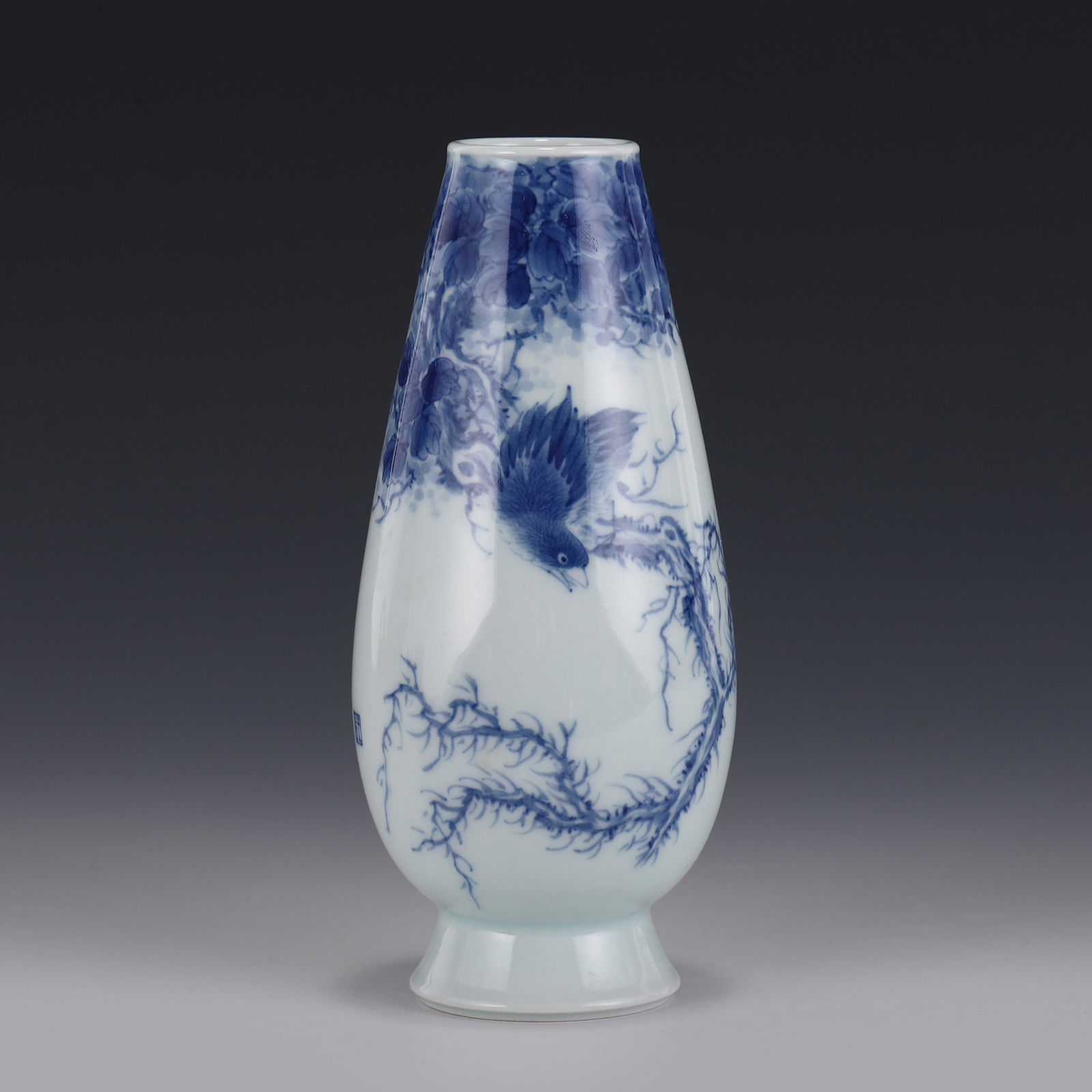 WANGBU BLUE & WHITE FLOWER & BIRD BOTTLE (1 of 9)