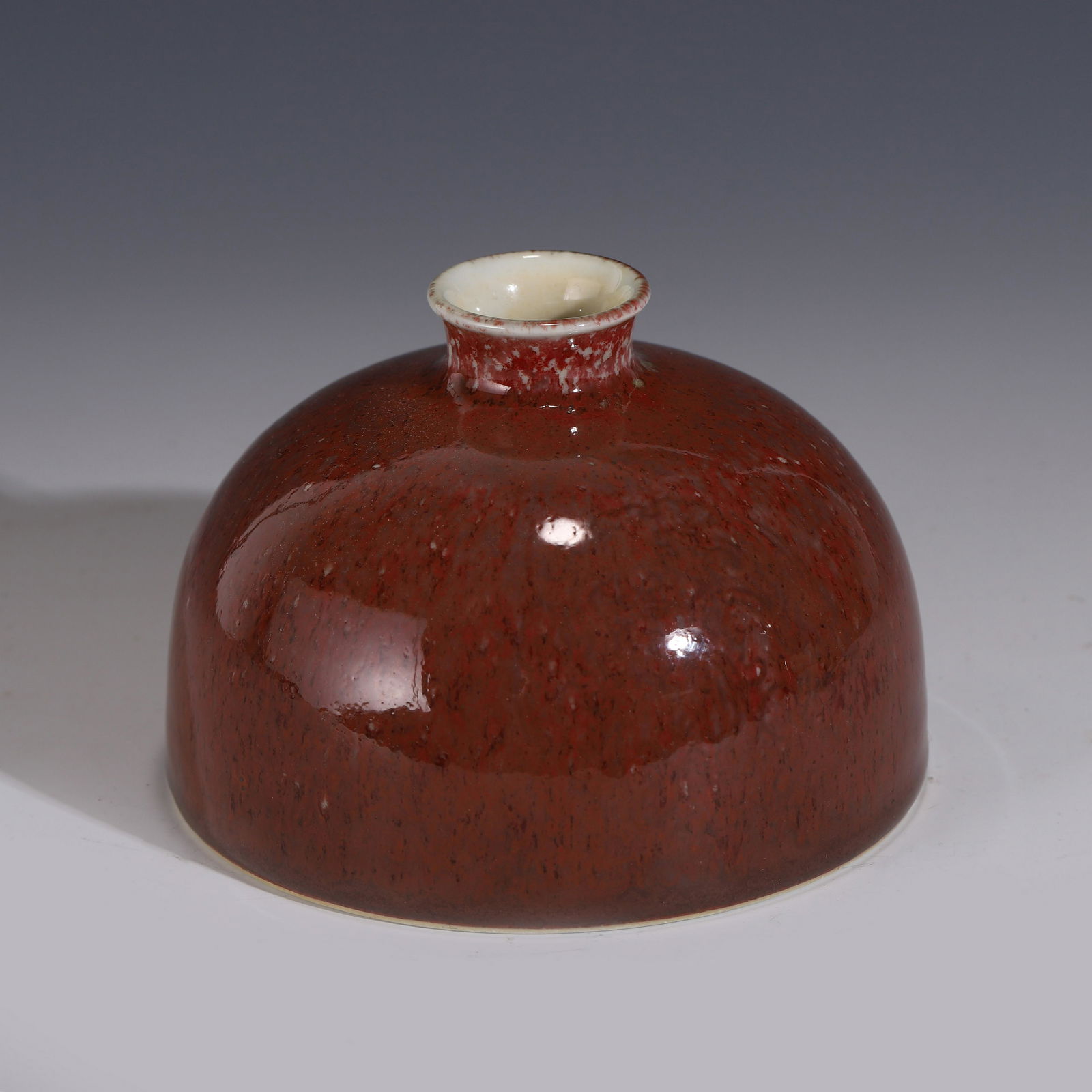 KANGXI RED MONOCHROME HORSESHOE WATER POT (1 of 8)