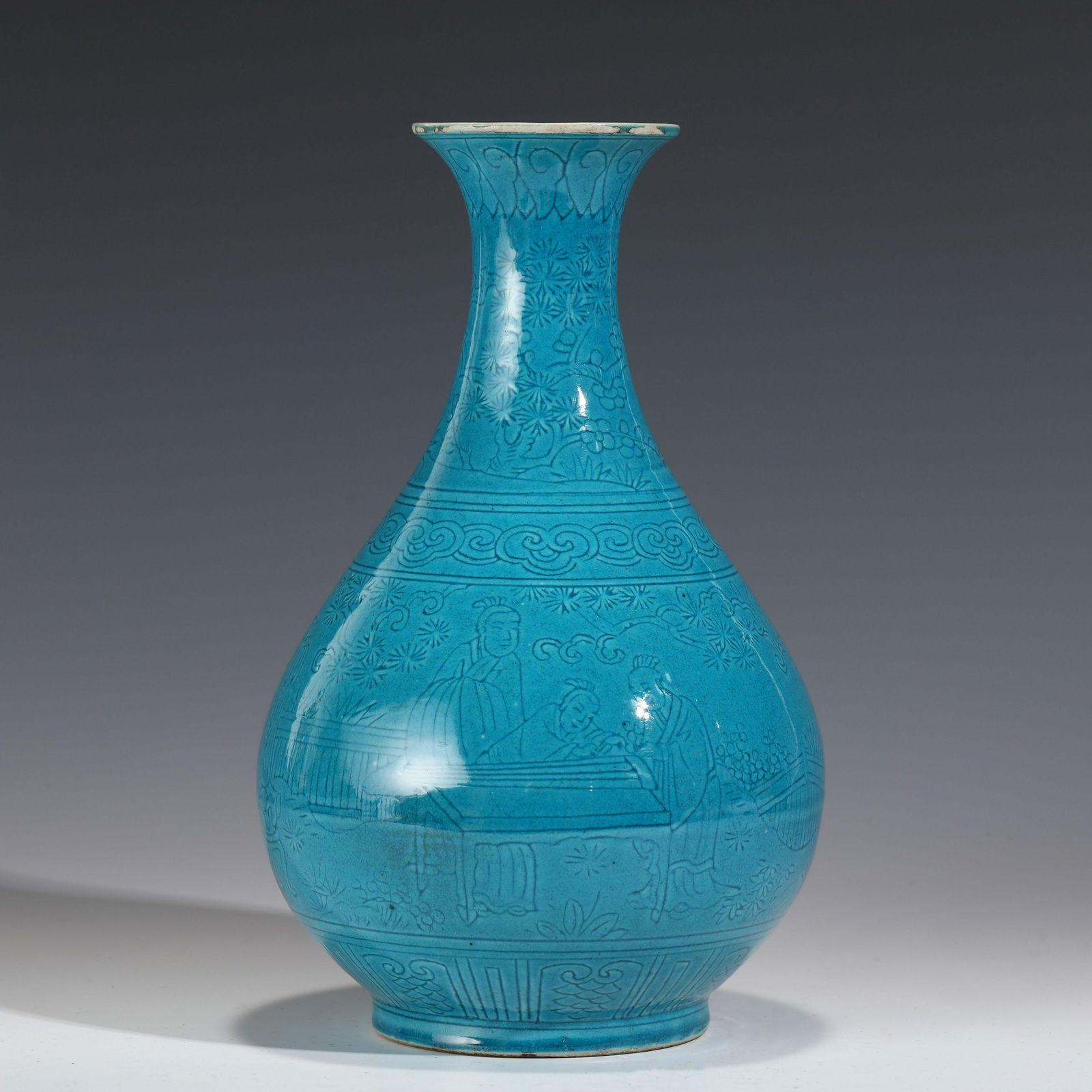 WANLI BLUE PORCELAIN YUHUCHUN VASE (1 of 10)