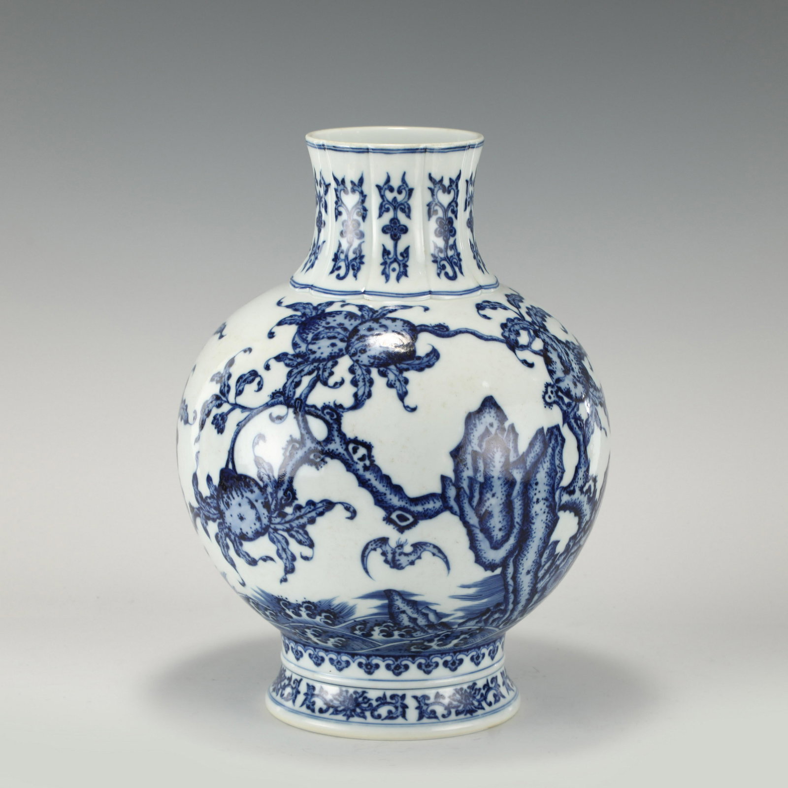 QING QIANLONG BLUE AND WHITE VASE (1 of 10)