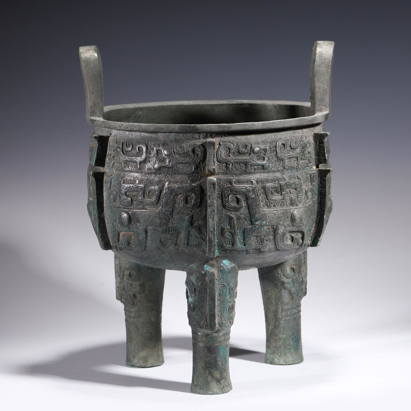 HAN BRONZE TRIPOD HAND WARMER (1 of 9)