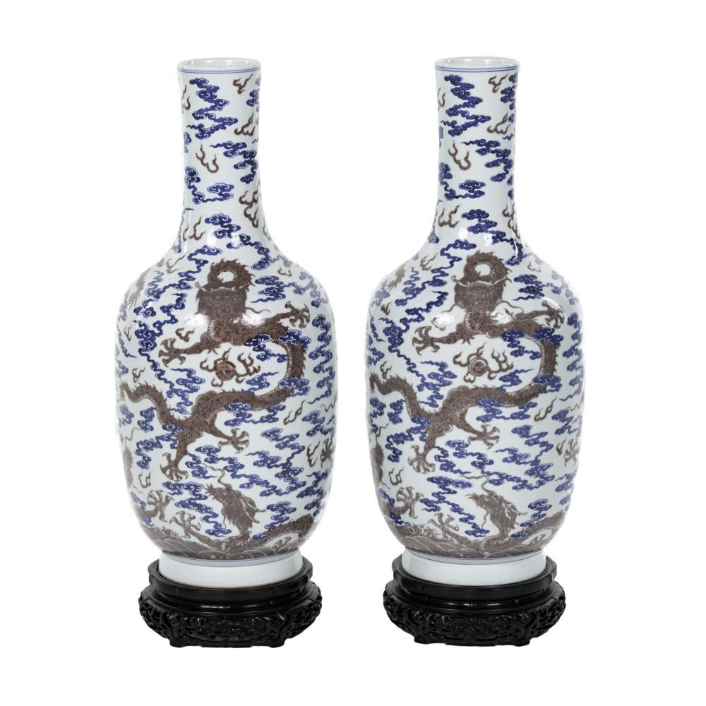 PR. LARGE QING JIAQING VASES ON STAND (1 of 12)