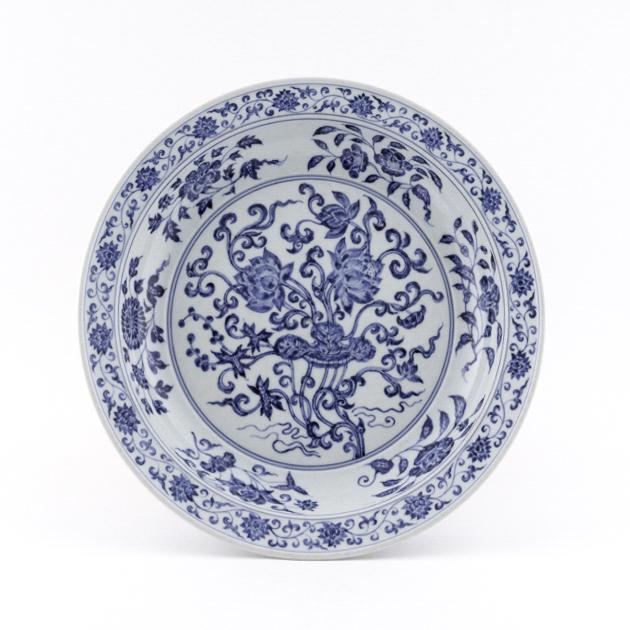 MING BLUE & WHITE PLATE (1 of 9)