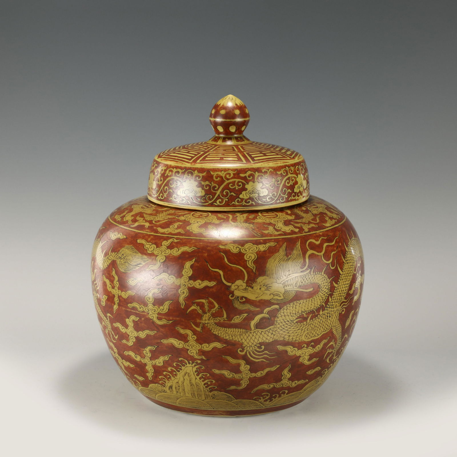 MING JIAJING YELLOW & RED LARGE LIDDED JAR (1 of 10)