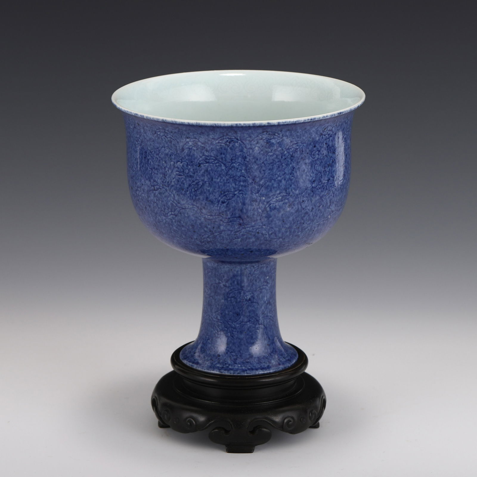 MING SGRAFITTO FLORAL HIGH STEM CUP ON CARVED HARDWOOD STAND (1 of 10)