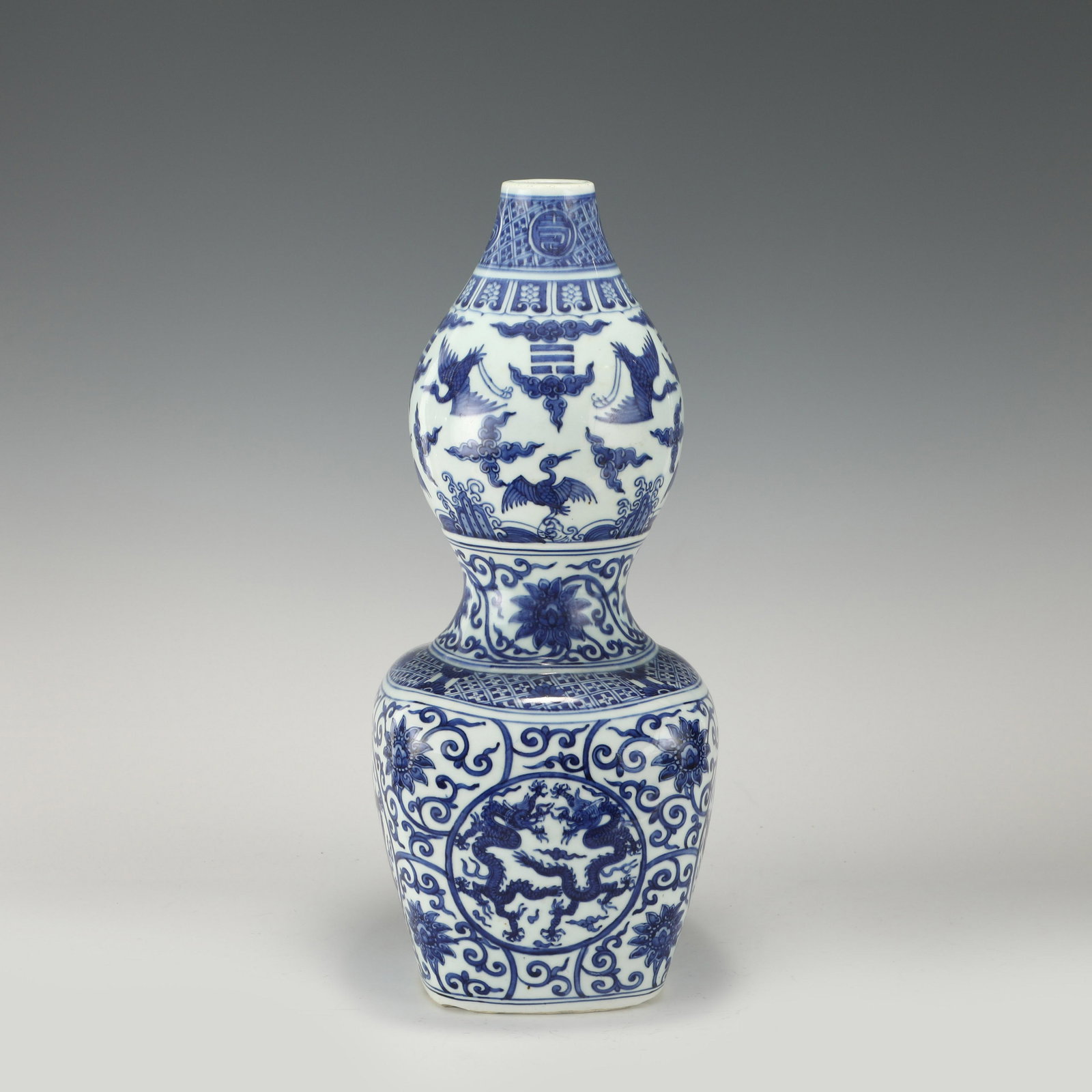 MING JIAJING BLUE & WHITE DOUBLE GOURD BOTTLE (1 of 10)