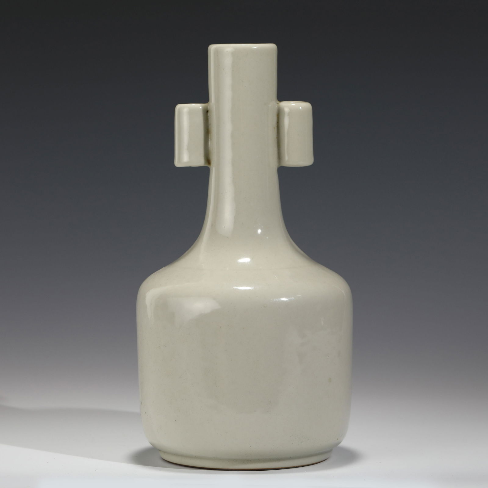 QIANLONG WHITE GLAZED VASE (1 of 8)