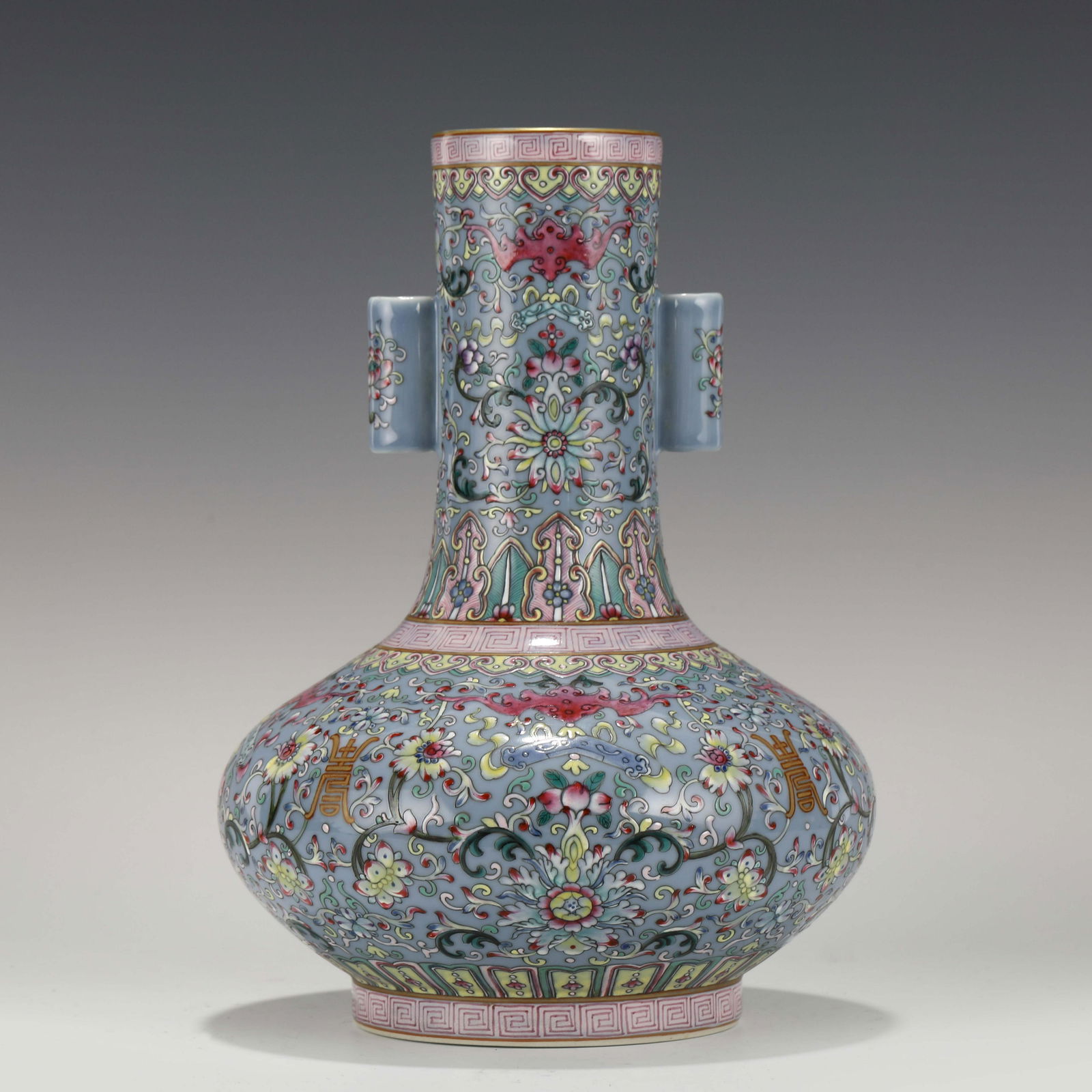 QIANLONG FAMILLE ROSE AMPHORA VASE: PROVENANCE: From Clayton, Delaware Private Collector. Dimensions (cm): Heigth: 29 Diam.: 20 Chinese Qing Dynasty QianLong Famille Rose Lotus Porcelain Vase. The porcelain potted in large shape vase, t