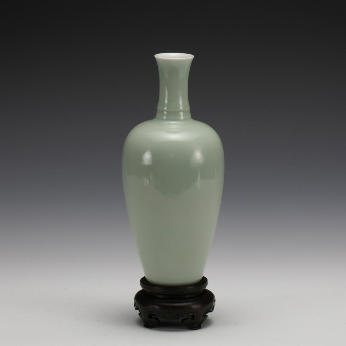 DOUGLAZED GLAZE BOTTLE VASE (1 of 7)