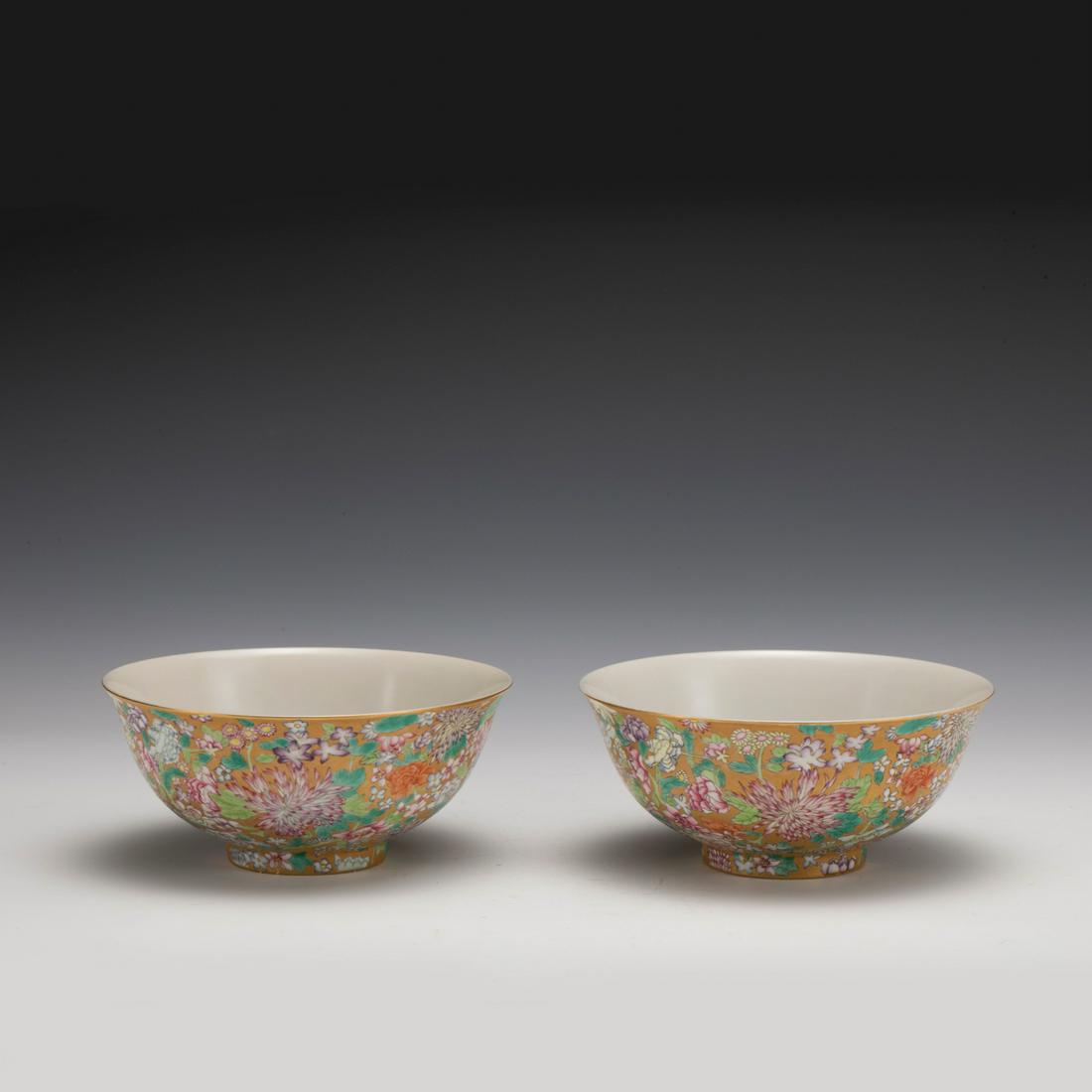 PAIR QING MILLE FLEURS BOWLS (1 of 9)