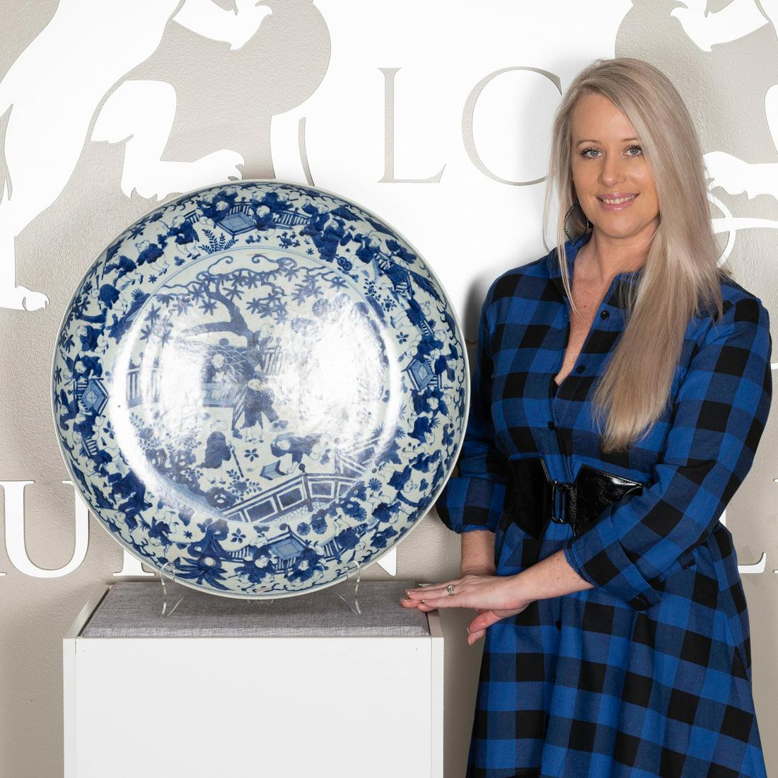 MING WANLI BLUE & WHITE CHARGER (1 of 11)