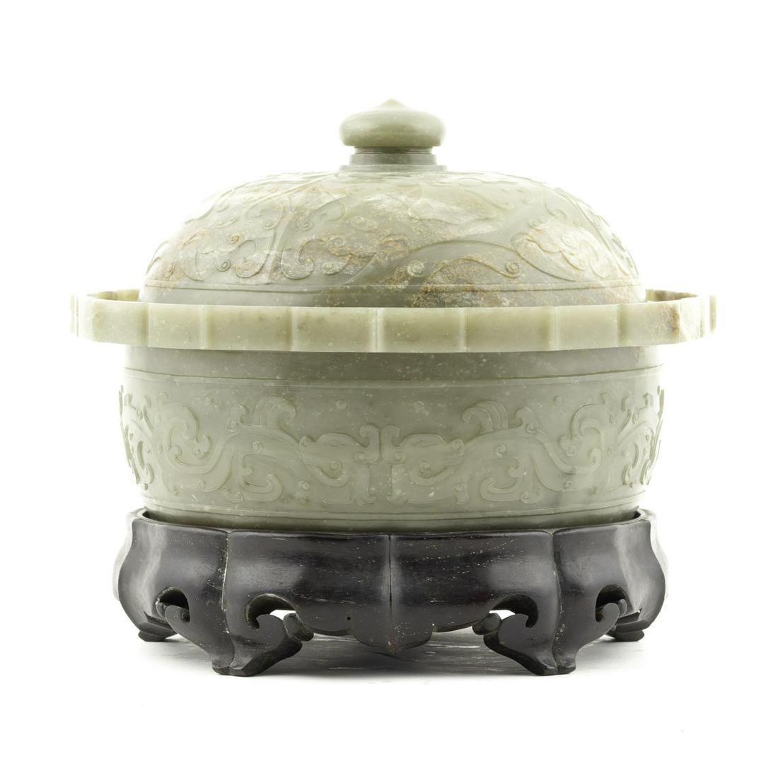 LARGE CHINESE JADE LIDDED CENSER ON STAND (1 of 7)
