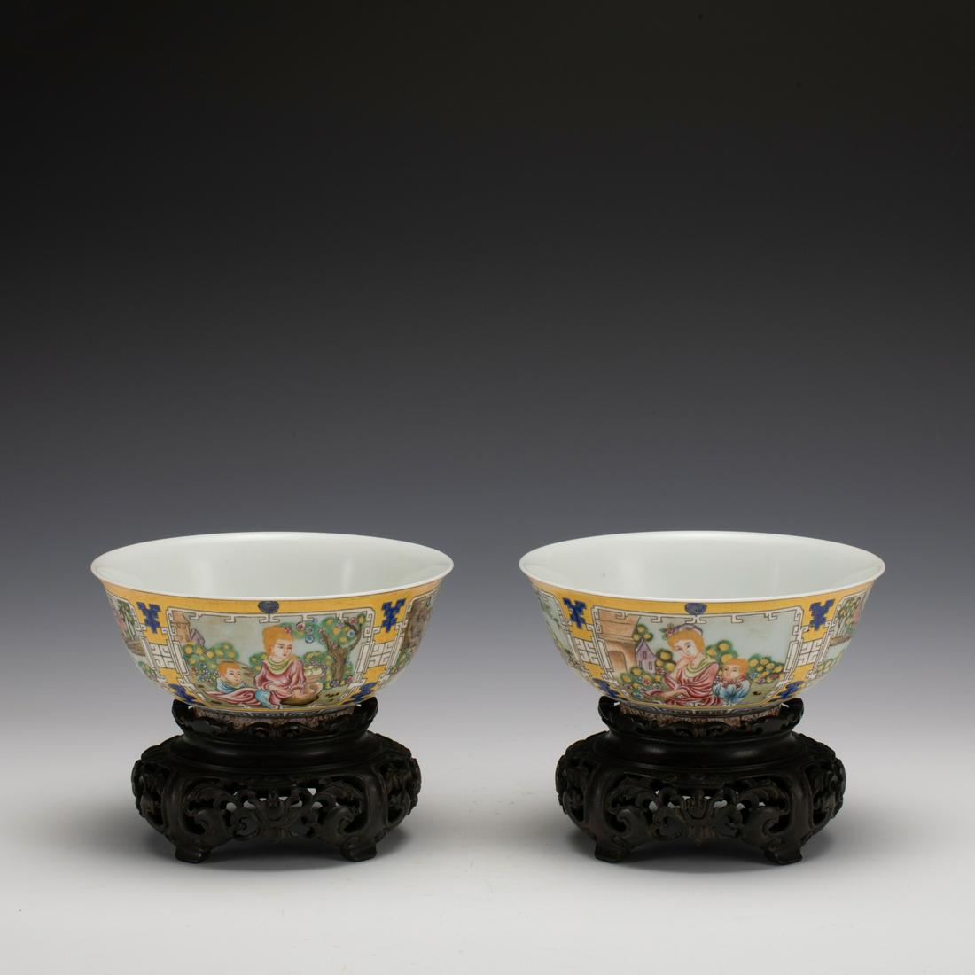 PAIR QING FAMILLE JAUNE BOWLS ON STAND (1 of 10)