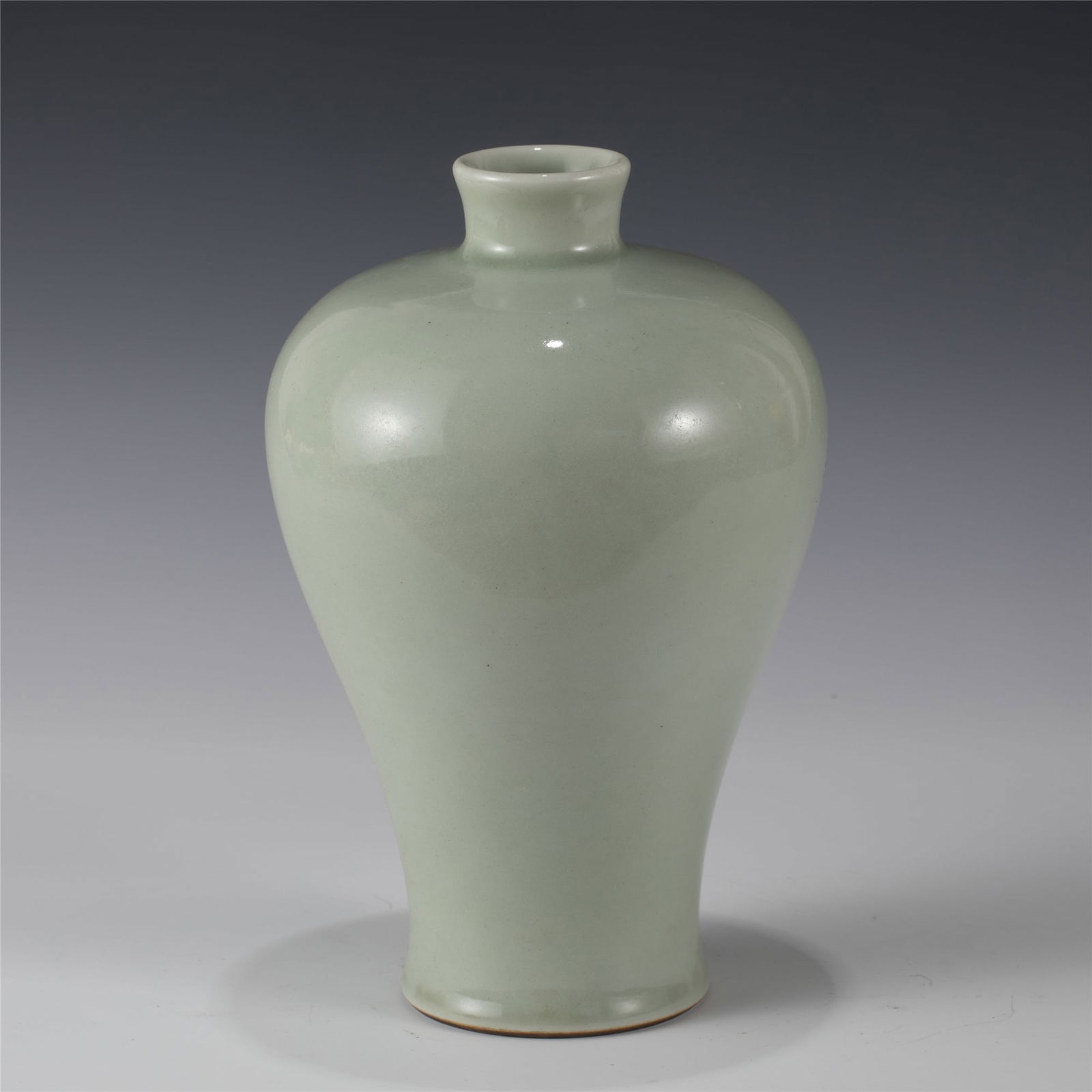 QING YONGZHENG BEAN GREEN GLAZED PLUM VASE (1 of 9)