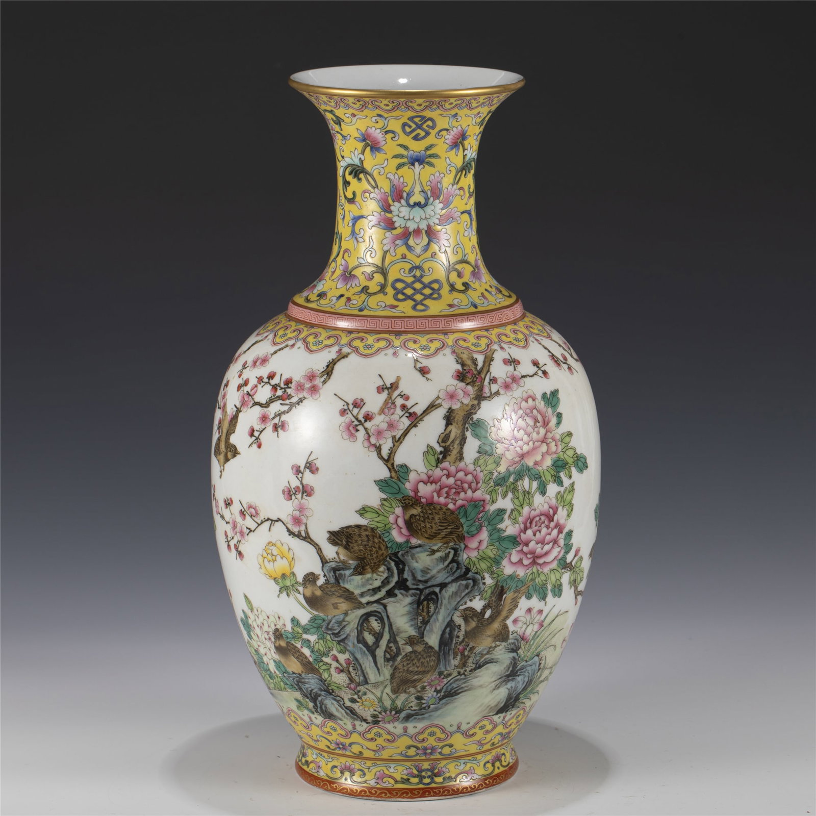 QING WUCAI BOTTLE VASE (1 of 9)