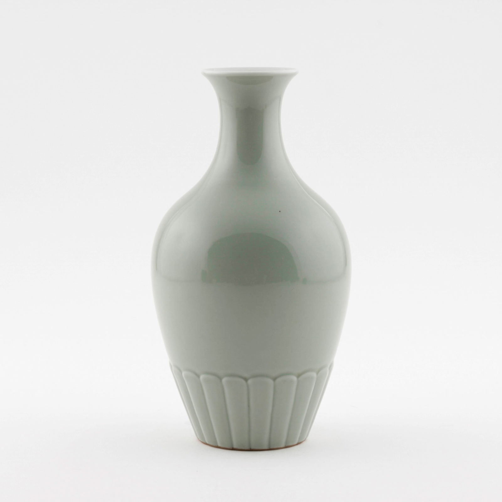 QIANLONG CELADON GLAZED VASE (1 of 5)