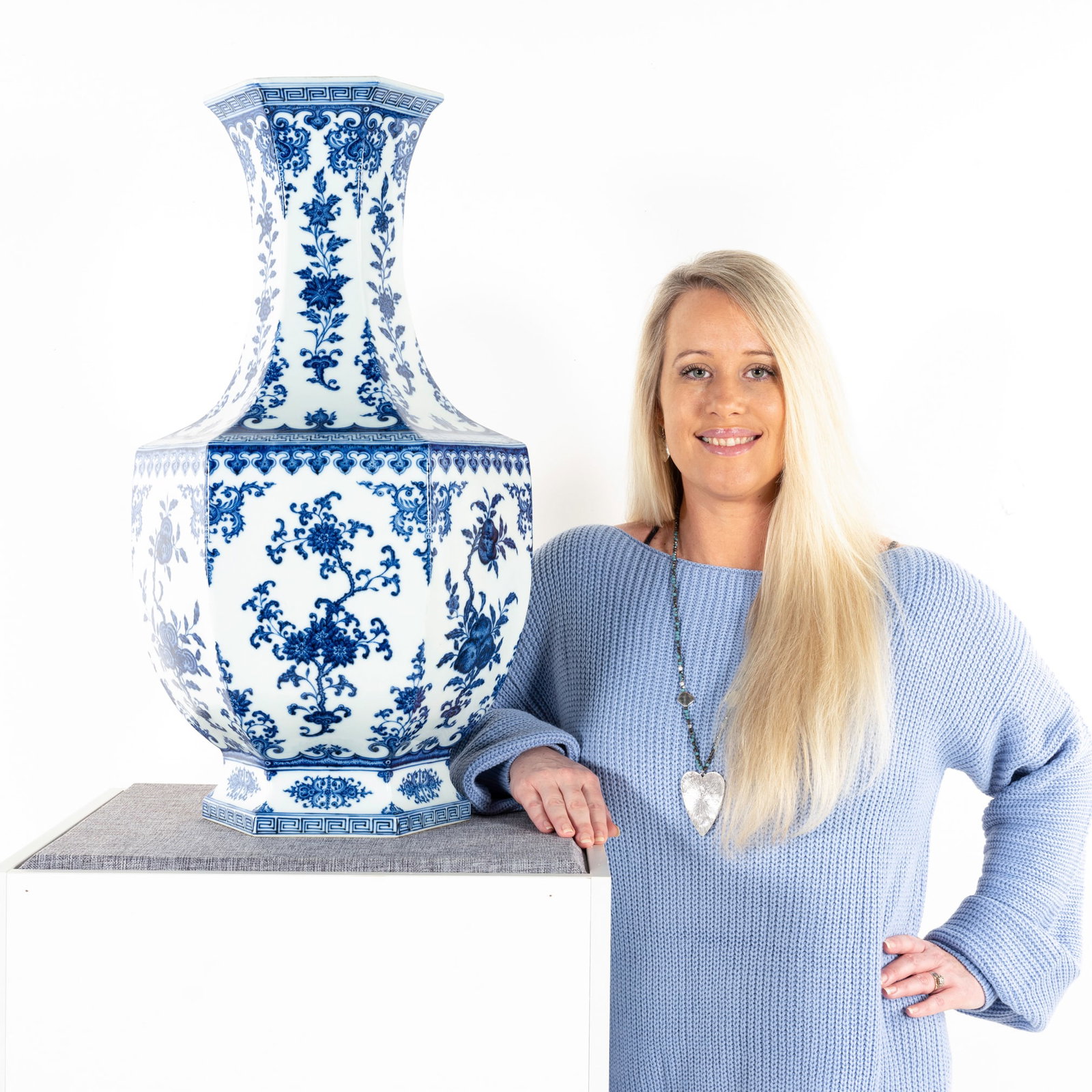 QING QIANLONG BLUE & WHITE HEXAGONAL VASE (1 of 11)
