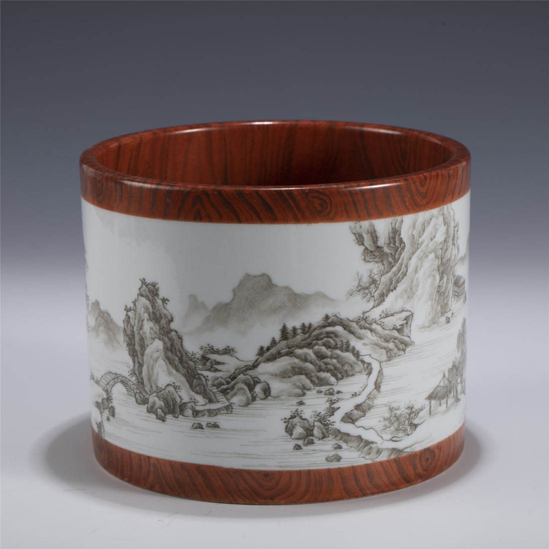 QIANLONG FAMILLE ROSE VERTICAL BRUSH POT (1 of 8)