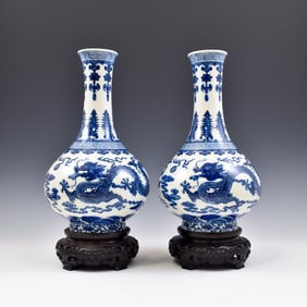 PAIR OF QIANLONG DRAGON REWARD VASES ON STAND