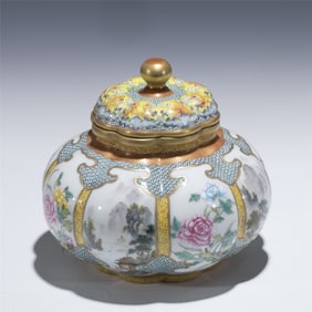 QING QIANLONG FAMILLE ROSE LANDSCAPE LIDDED JAR