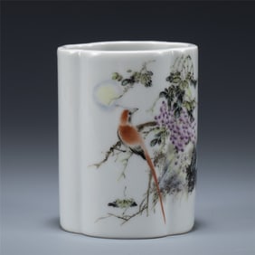 LIU YUCEN FAMILLE ROSE BRUSH POT