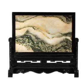 A TRADITIONAL CHINESE UPRIGHT SCREEN WITH EXQUISITE INLAID STONE