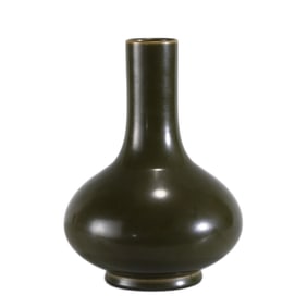 QING QIANLONG TEA FOAM VASE