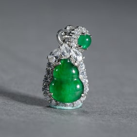 JADEITE GOURD - SHAPED PENDANT