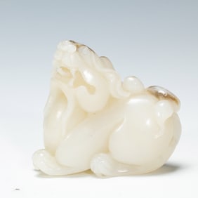 WHITE JADE AUSPICIOUS BEAST ORNAMENT