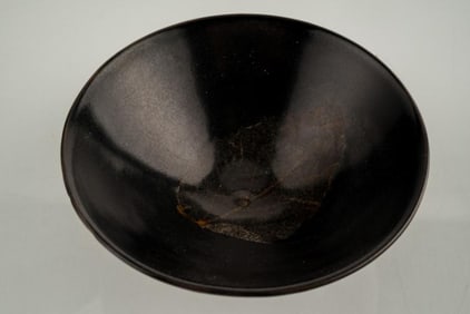 CHINESE JIZHOU WARE TEA BOWL W/ PRE-ROTTED LEAF