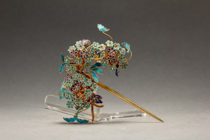 FILIGREE HAIRPIN INLAID WITH GEMS