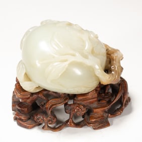 JADE - CARVED LONGEVITY PEACH ORNAMENT