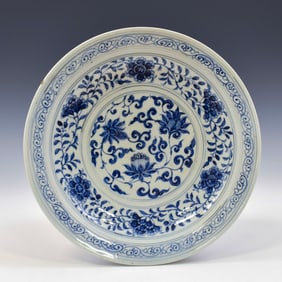 YUAN BLUE AND WHITE FLORAL PLATE
