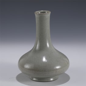 QIANLONG IMITATION GE KILN BOTTLE